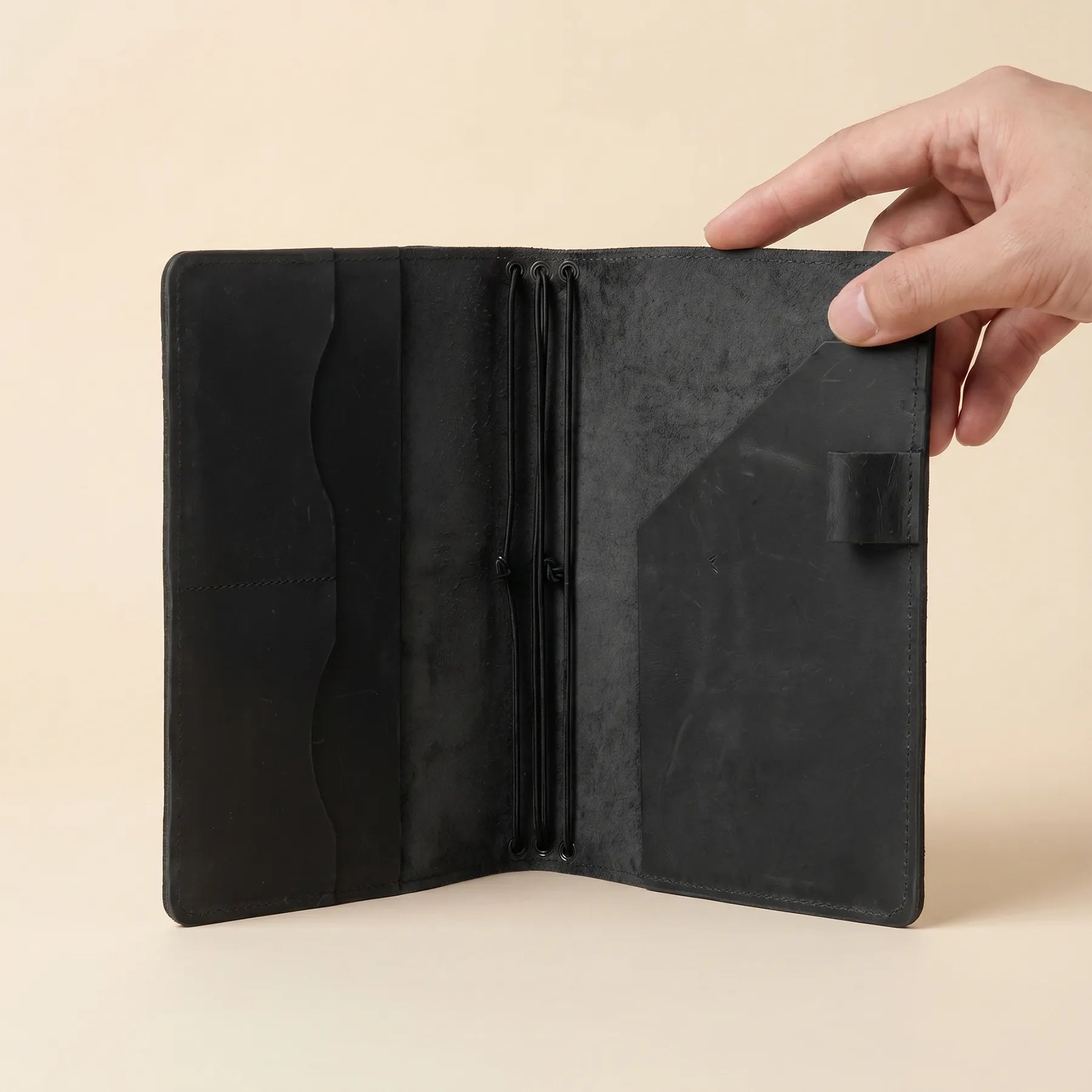 Premium notebook wrap made from durable leather with timeless appearance.