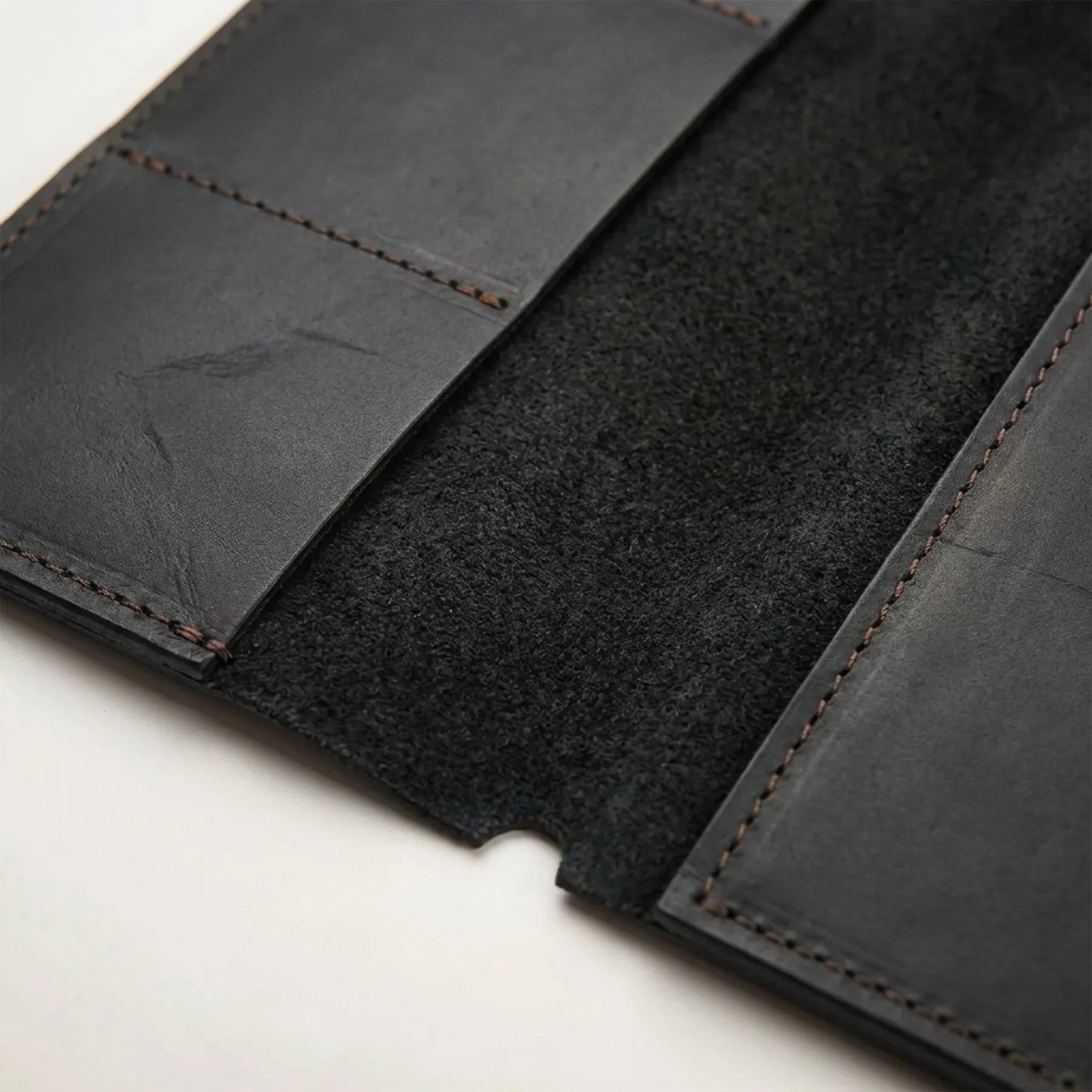 black onyx Velmora_Leather_Insert1