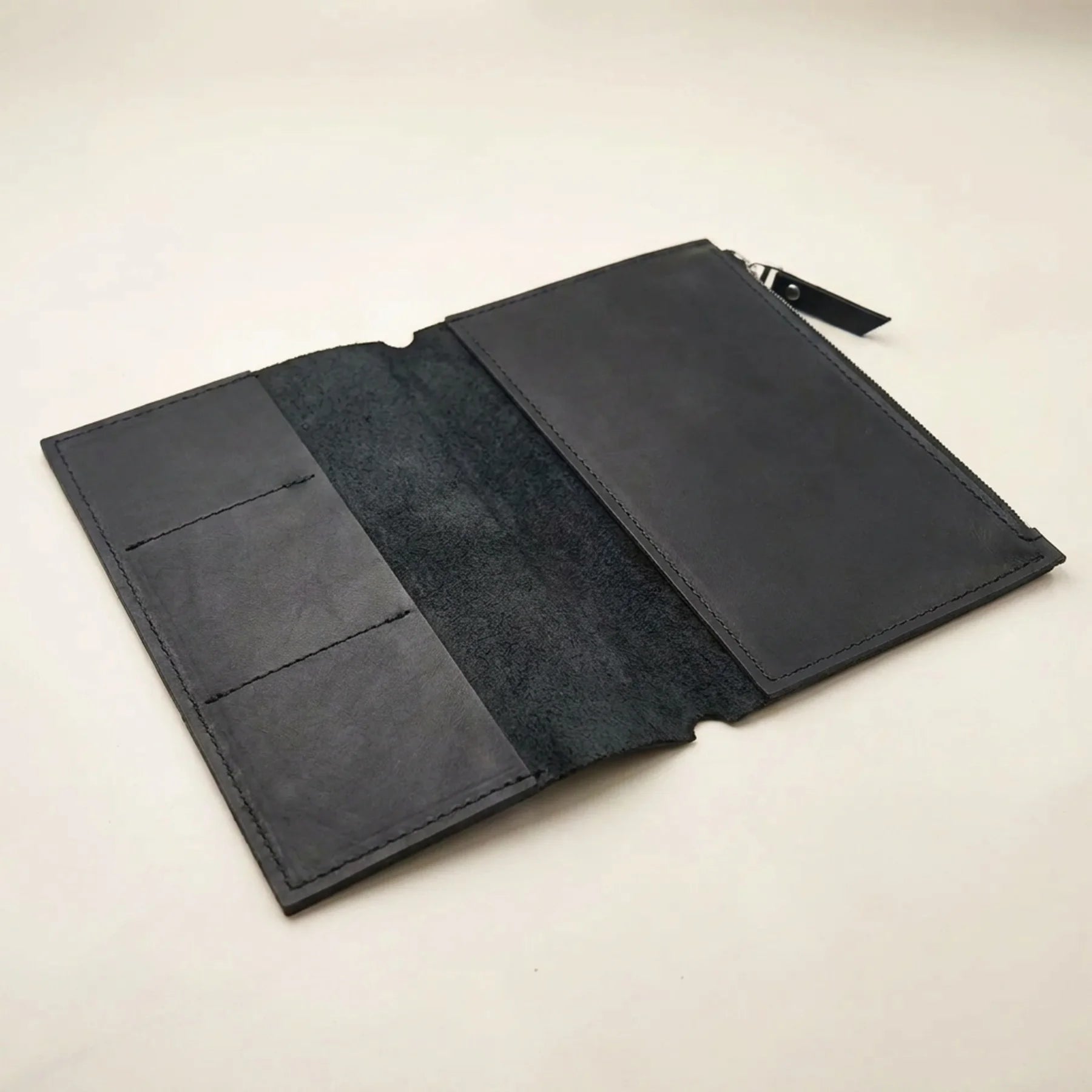 black onyx Velmora_Leather_Insert1